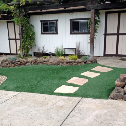 Green Lawn Lincoln, Michigan Landscape Rock, Front Yard Design