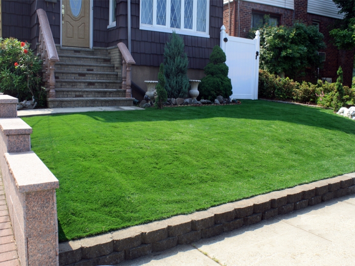 Green Lawn Waverly, Michigan Lawns, Front Yard